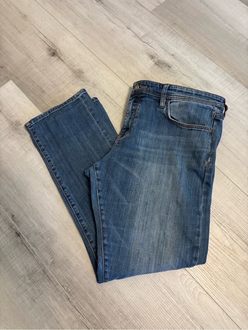 Pilcro and the Letterpress Hyphen Jeans Women’s Size 32 Medium Wash Straight Leg